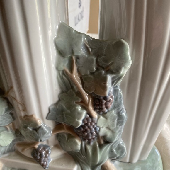 RETIRED 2005 ROMEO AND JULIET LLADRO PORCELAIN FIGURINE Item# 01004750 - Picture 14 of 16